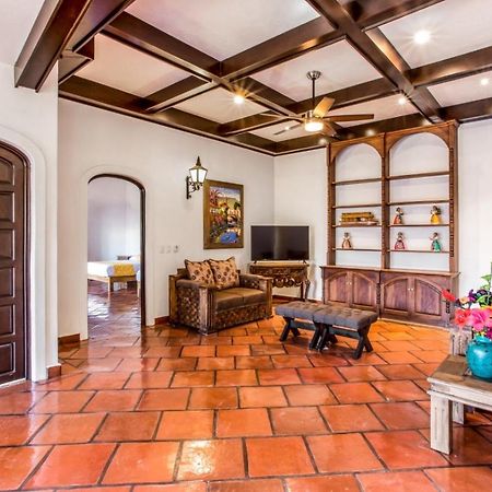Caroline Bella Bed & Breakfast 阿吉吉克 外观 照片