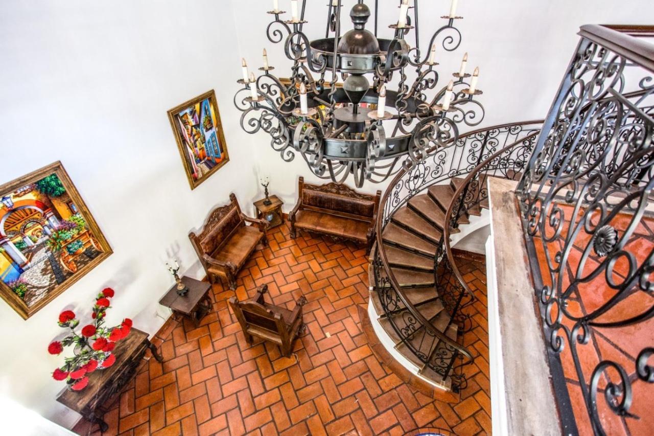 Caroline Bella Bed & Breakfast 阿吉吉克 外观 照片